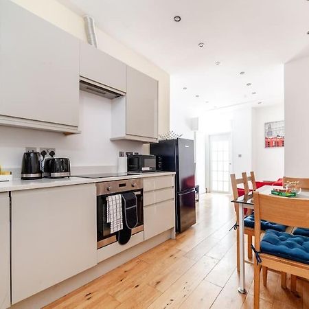 Spacious Retreat 2-Bed In Popular Camden Town London Bagian luar foto