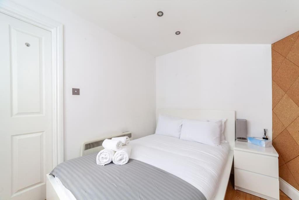Spacious Retreat 2-Bed In Popular Camden Town London Bagian luar foto